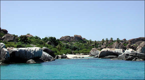 Huge boulders at the Baths