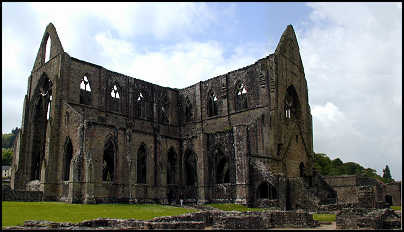 Ruins of Tintern Abby - well worth a stop