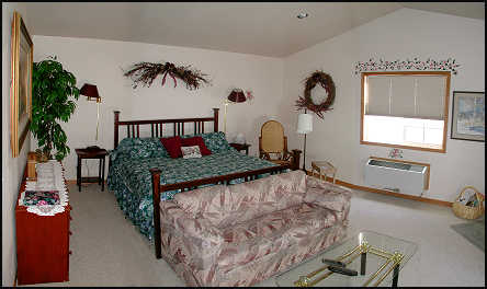 Huff House cottage - very spacious
