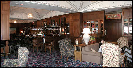 Chateau Mallard Lounge and Bar